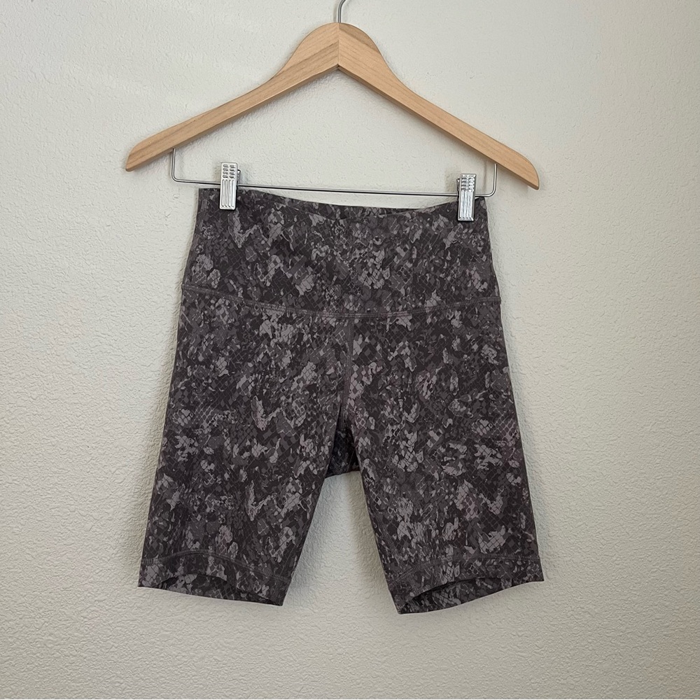 Lululemon Align Animal Print Shorts 8” Sz 8
